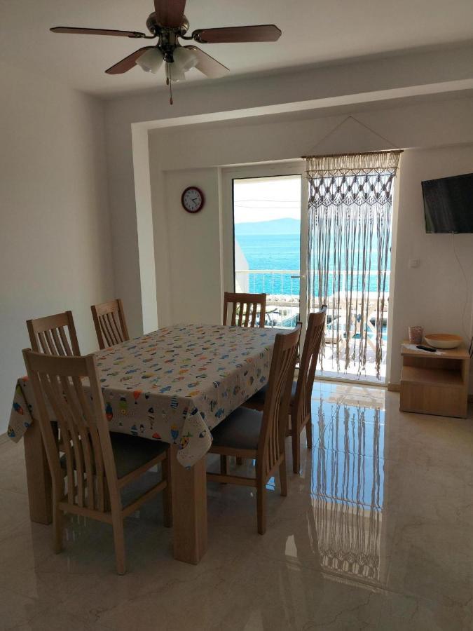 Apartments By The Sea Podgora, Makarska - 11469 Ngoại thất bức ảnh